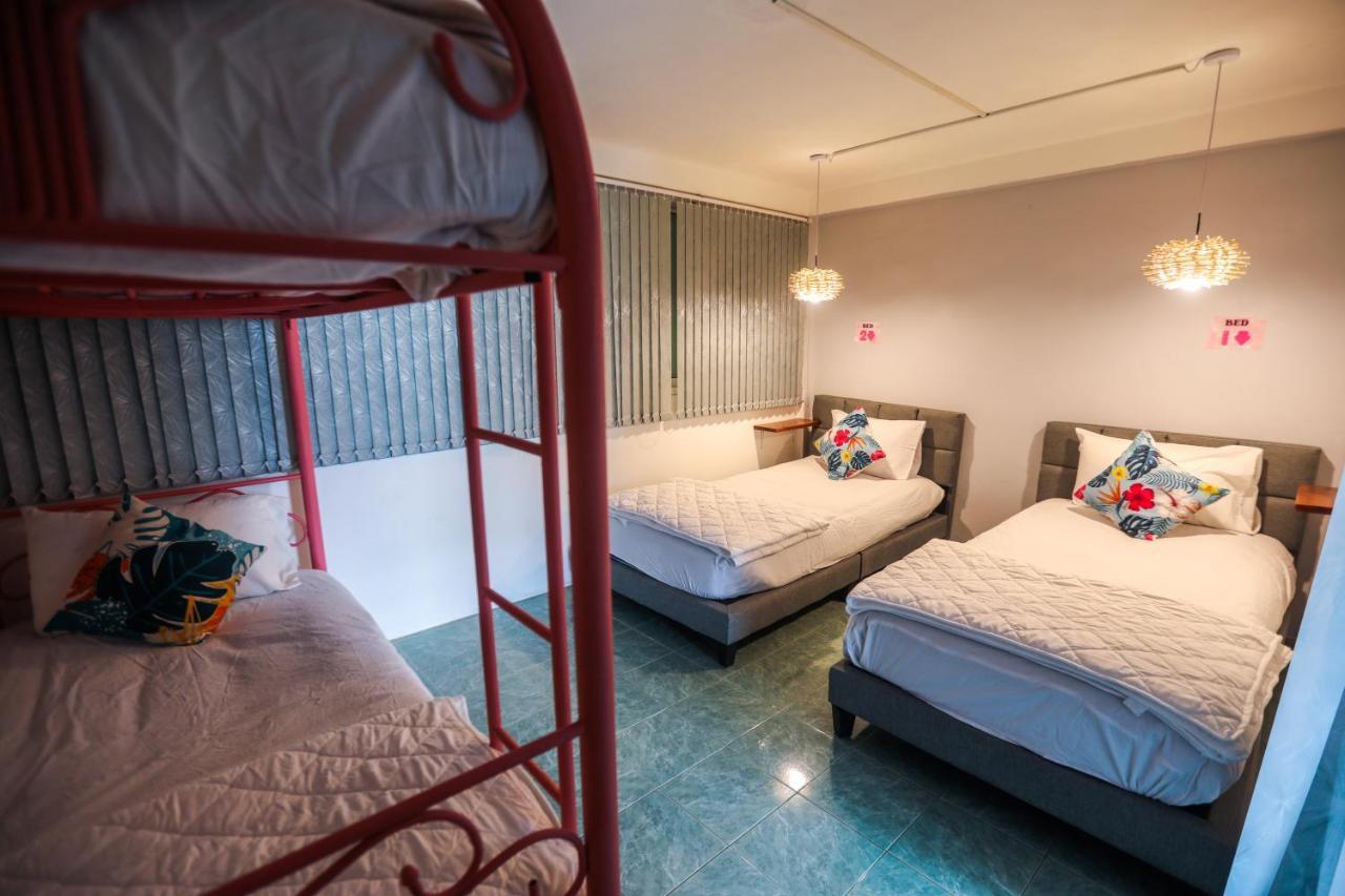 Arena Boutique Hotel Female Only Тонгсала Екстериор снимка
