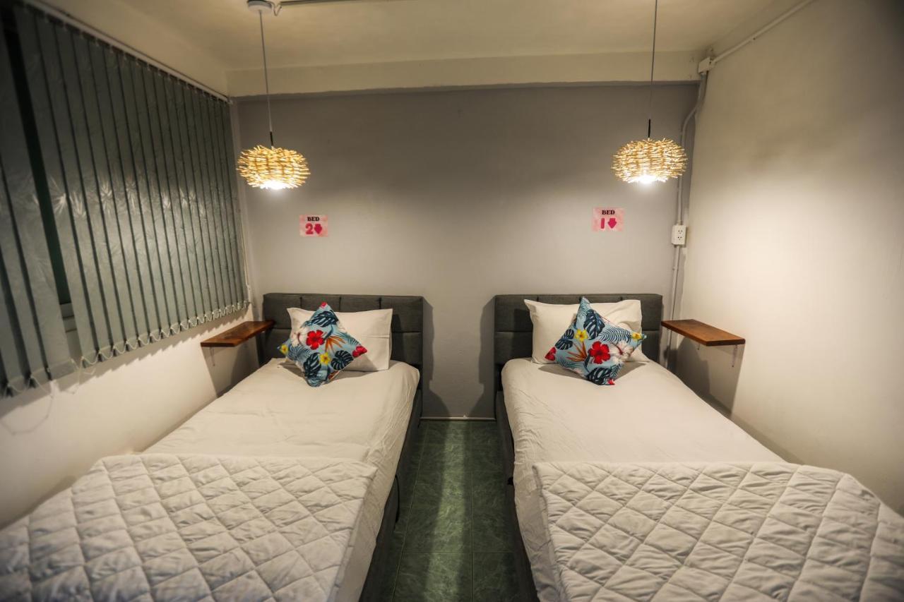 Arena Boutique Hotel Female Only Тонгсала Екстериор снимка