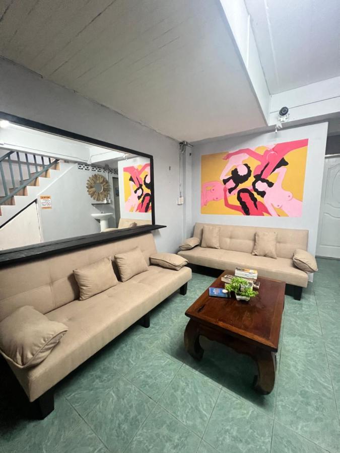 Arena Boutique Hotel Female Only Тонгсала Екстериор снимка